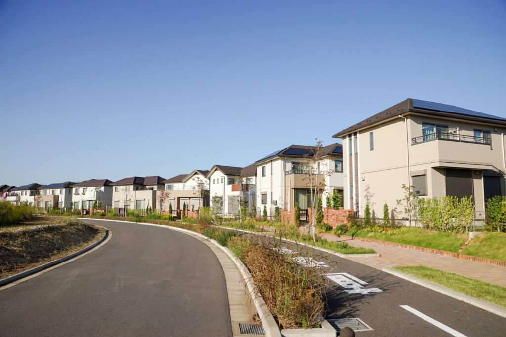 電線共同溝とは？無電柱化のメリットと土木インフラの仕組み