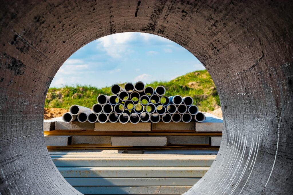 ガス・水道・電気を同時に通す？共同溝（きょうどうこう）の役割と工事の実態