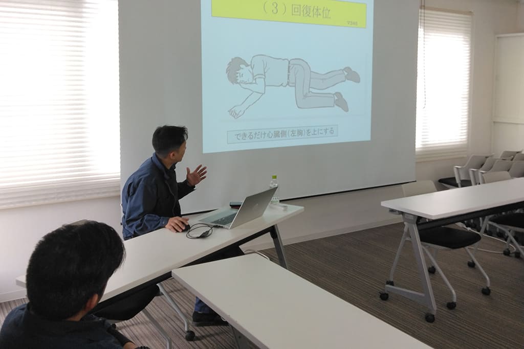 全従業員が応急救命講習を受講しました。