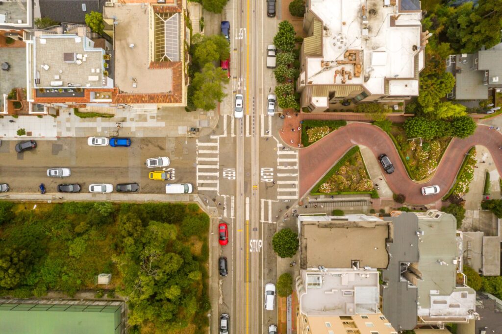 道路・上下水道・橋はどう作る?土木インフラの仕組み