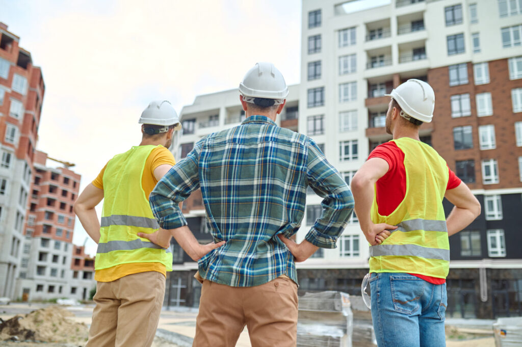 外国人材は建設業界を救うのか？国際協力と人材戦略の未来